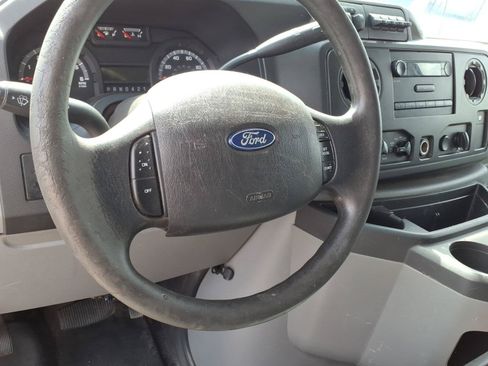 Used 2017 Ford E-450 and Econoline 450 Super Duty RWD image 14