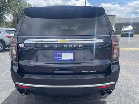 Used 2024 Chevrolet Suburban Premier RWD image 4