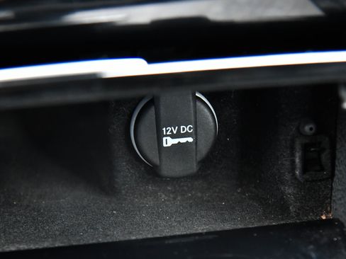 Used 2023 Chrysler 300 S image 27