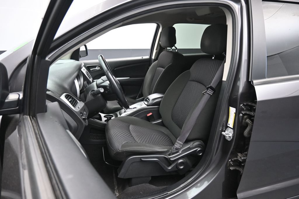 Used 2019 Dodge Journey SE w/ Connectivity Group FWD image 19