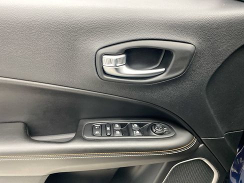 Used 2019 Jeep Compass Latitude AWD/4WD image 12