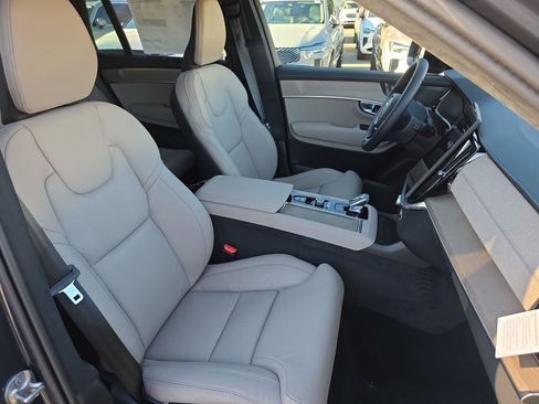 New 2026 Volvo XC90 B6 Ultra w/ Lounge Package image 18