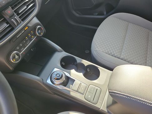 Certified 2020 Ford Escape SE FWD image 8