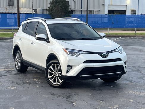 Used 2017 Toyota RAV4 Limited FWD image 3
