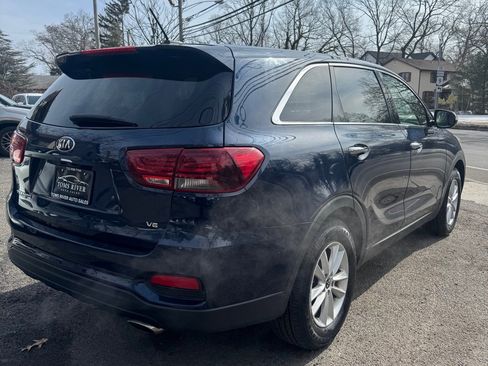 Used 2019 Kia Sorento LX image 5