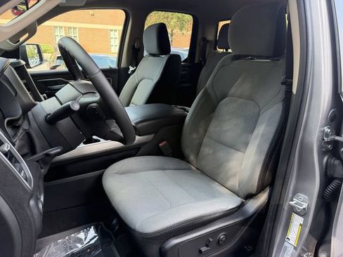 Used 2019 RAM 1500 Big Horn AWD/4WD image 11