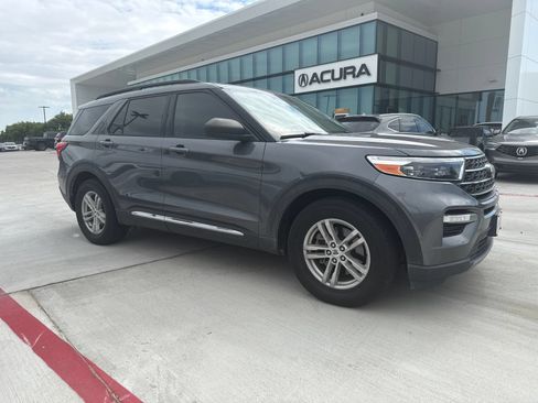 Used 2021 Ford Explorer XLT w/ Equipment Group 202A RWD image 1
