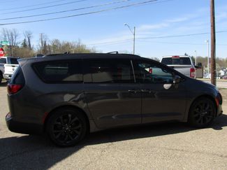 Used 2019 Chrysler Pacifica Touring Plus w/ S Appearance Package image 1