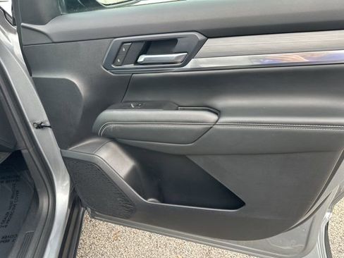 Used 2025 GMC Terrain Elevation image 37