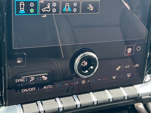 New 2026 GMC Yukon XL Elevation AWD/4WD image 19