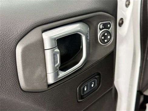 Used 2021 Jeep Wrangler Unlimited Sahara image 16