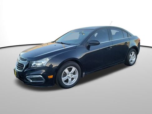 Used 2015 Chevrolet Cruze LT w/ Technology Package image 2