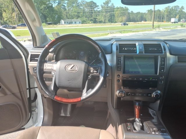 Used 2017 Lexus GX 460 Premium w/ Premium Package AWD/4WD image 14