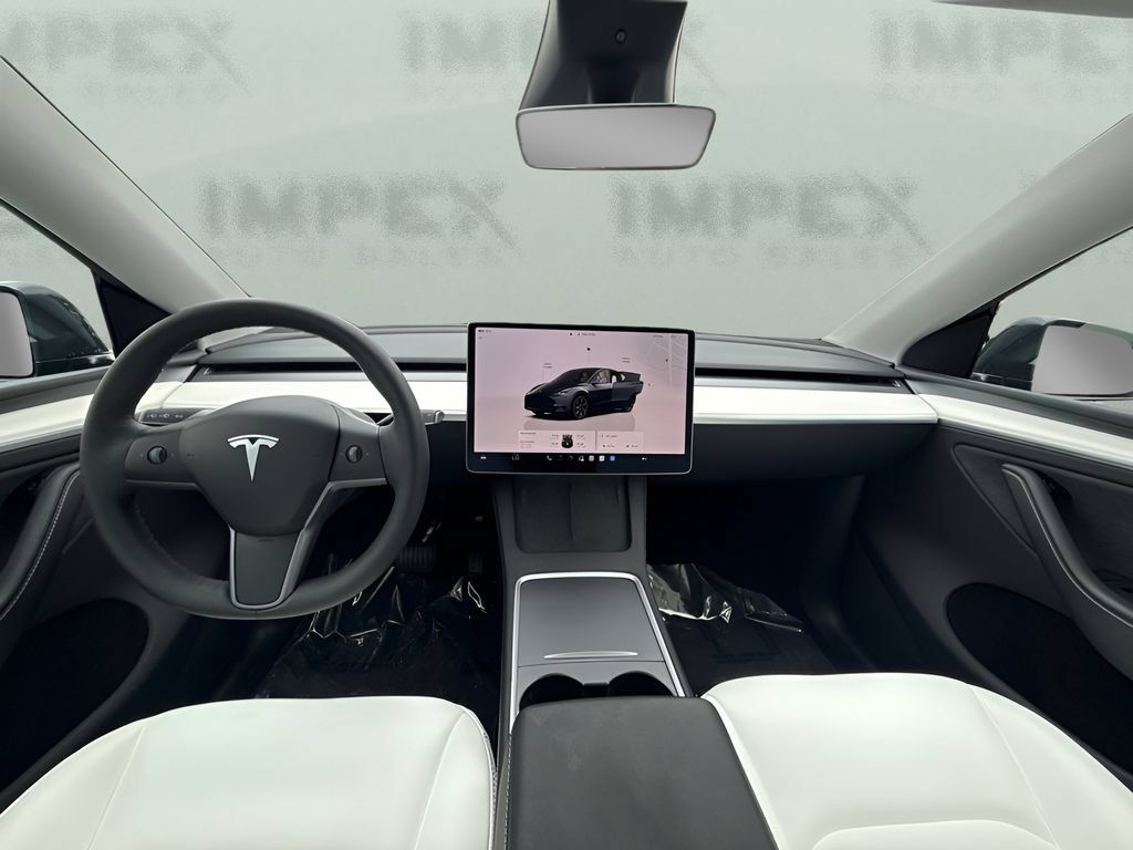Used 2024 Tesla Model Y Long Range RWD image 12