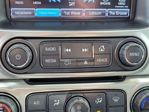 Used 2017 Chevrolet Suburban LT image 32