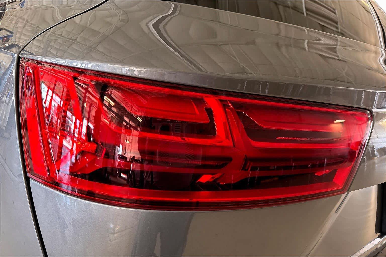 Used 2018 Audi Q7 3.0T Prestige AWD/4WD image 26
