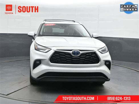 Used 2022 Toyota Highlander XLE image 6