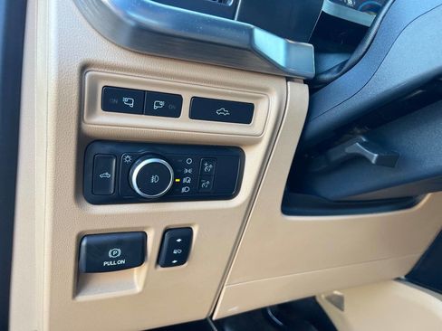 Used 2022 Ford F150 Lariat image 10