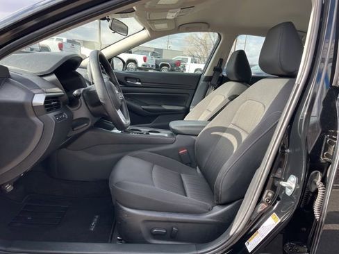 Used 2025 Nissan Altima 2.5 SV image 26