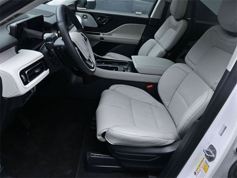 Used 2025 Lincoln Aviator Reserve w/ Equipment Group 201A image 18