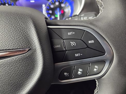 New 2026 Chrysler Pacifica Select FWD image 16