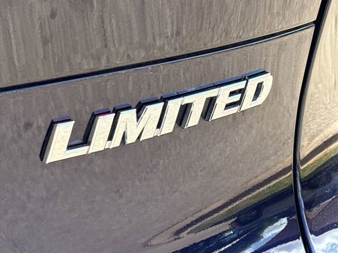 Used 2024 Toyota Venza Limited AWD/4WD image 9