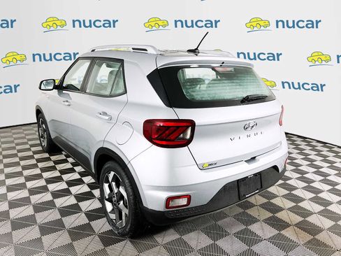 Certified 2023 Hyundai Venue SEL image 5