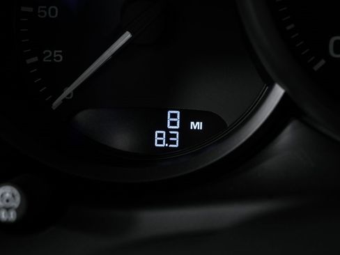 New 2026 Porsche Macan image 12