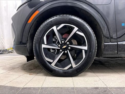 Used 2025 Chevrolet Equinox EV LT w/ Convenience Package image 7