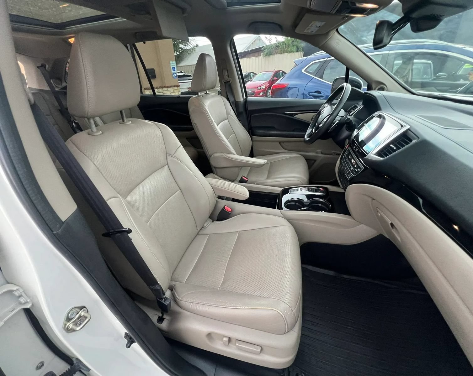 Used 2017 Honda Pilot Elite image 48