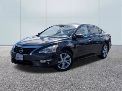 Used 2015 Nissan Altima 2.5 SV w/ Convenience Package