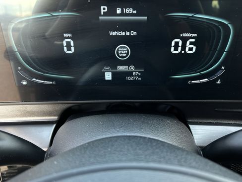 Used 2025 Kia Sportage EX image 29