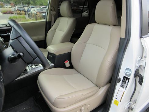 Used 2021 Toyota 4Runner SR5 Premium w/ Moonroof Package RWD image 20