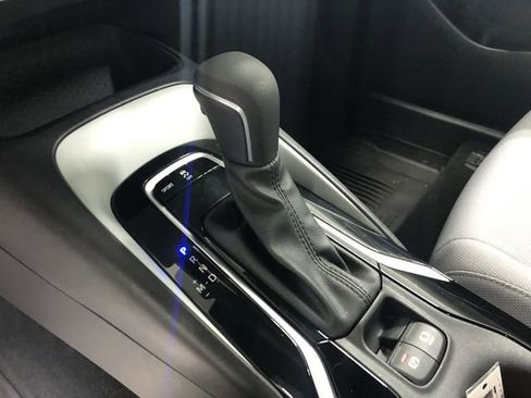 Used 2022 Toyota Corolla SE w/ SE Premium Package image 25