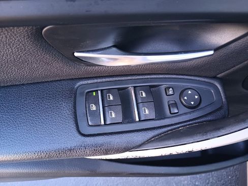 Used 2018 BMW 320i xDrive 320i xDrive image 9