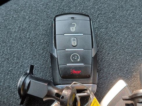 Used 2019 RAM 1500 Big Horn AWD/4WD image 39
