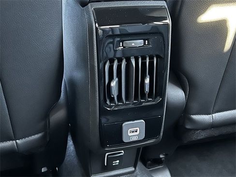 New 2026 Jeep Compass Latitude image 30