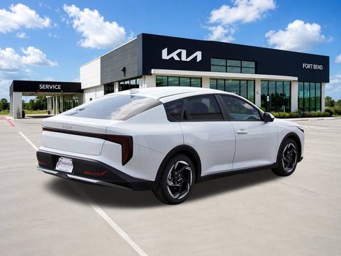 New 2026 Kia K4 EX FWD image 4