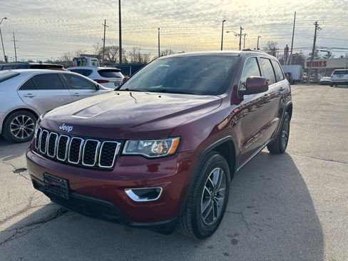 Used 2019 Jeep Grand Cherokee Laredo w/ Laredo X Package image 7