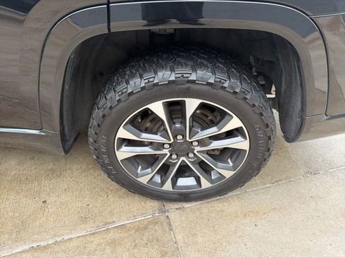 Used 2022 Jeep Grand Cherokee L Overland w/ Luxury Tech Group IV AWD/4WD image 24
