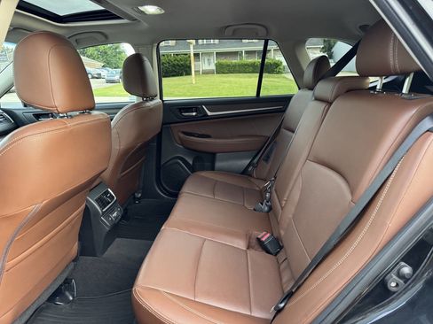 Used 2018 Subaru Outback 3.6R Touring w/ Popular Package #3 image 18