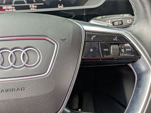 Used 2023 Audi e-tron Premium Plus w/ Premium Plus Package AWD/4WD image 11