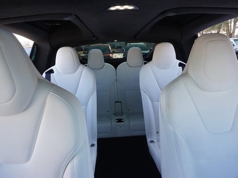 Used 2018 Tesla Model X 100D image 39