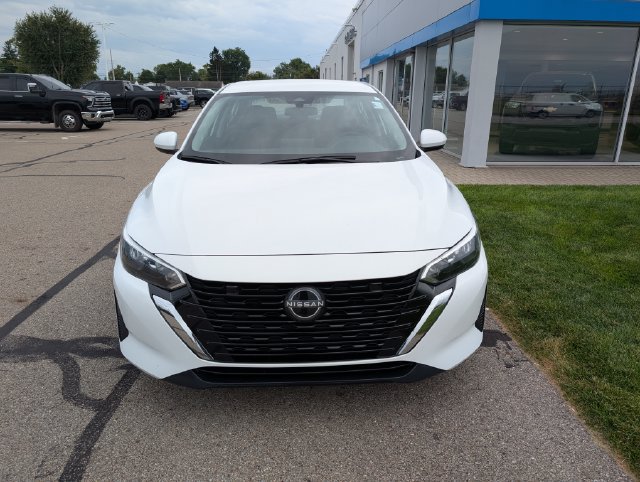Used 2025 Nissan Sentra SV FWD image 3