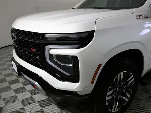 Used 2025 Chevrolet Suburban Z71 w/ Comfort Package image 46