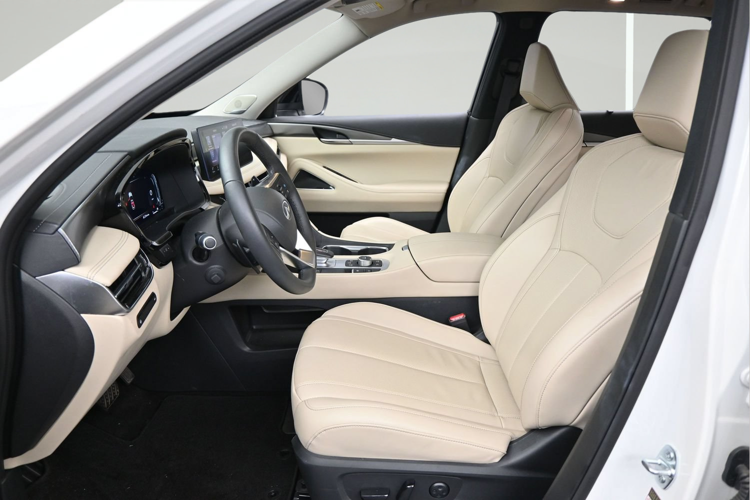 Used 2025 INFINITI QX60 Luxe FWD image 9