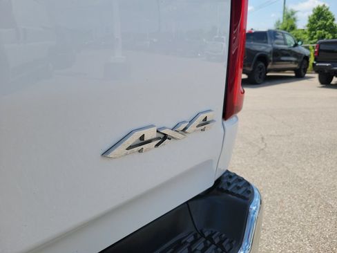 Used 2025 RAM 1500 Laramie AWD/4WD image 7