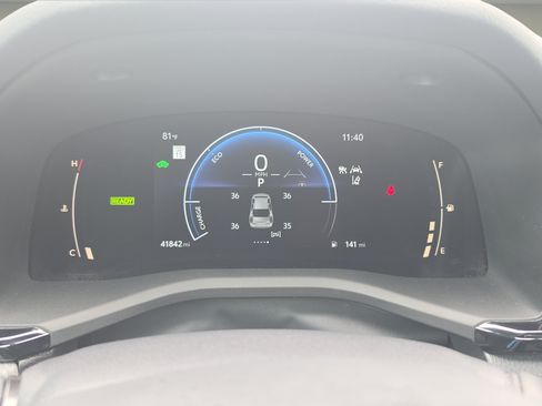 Used 2025 Toyota Camry SE w/ Convenience Package FWD image 9