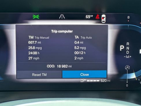 Certified 2023 Volvo XC60 B5 Plus image 32