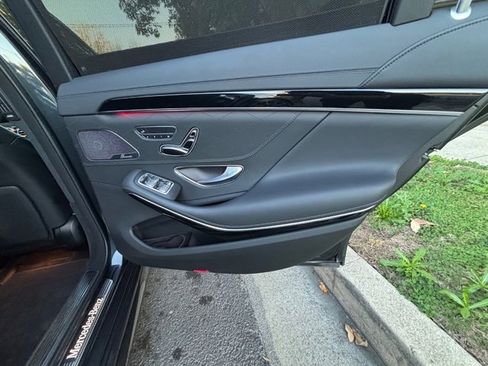Used 2018 Mercedes-Benz S 560 4MATIC Sedan image 43
